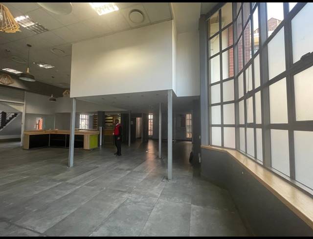 255M² RETAIL TO LET IN BRYANSTON